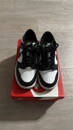 Nike Dunk Low “Panda” size 5Y