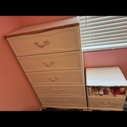 Color Blanco Con Bordes Color Oro 