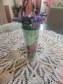 Starbuck Tumbler Holidays 2021