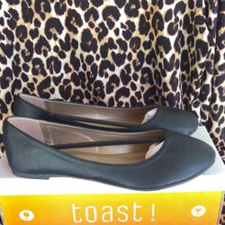 Women’s Flats NWT NIB Size 9 