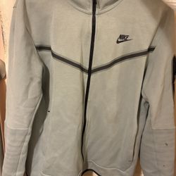 Nike Tech Hoodie Size small