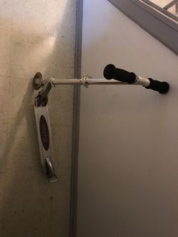 Used razor scooter but in a good condition.