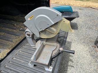 Chopsaw Makita 10 Inch