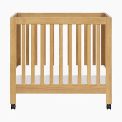 Mini Crib & mattress 