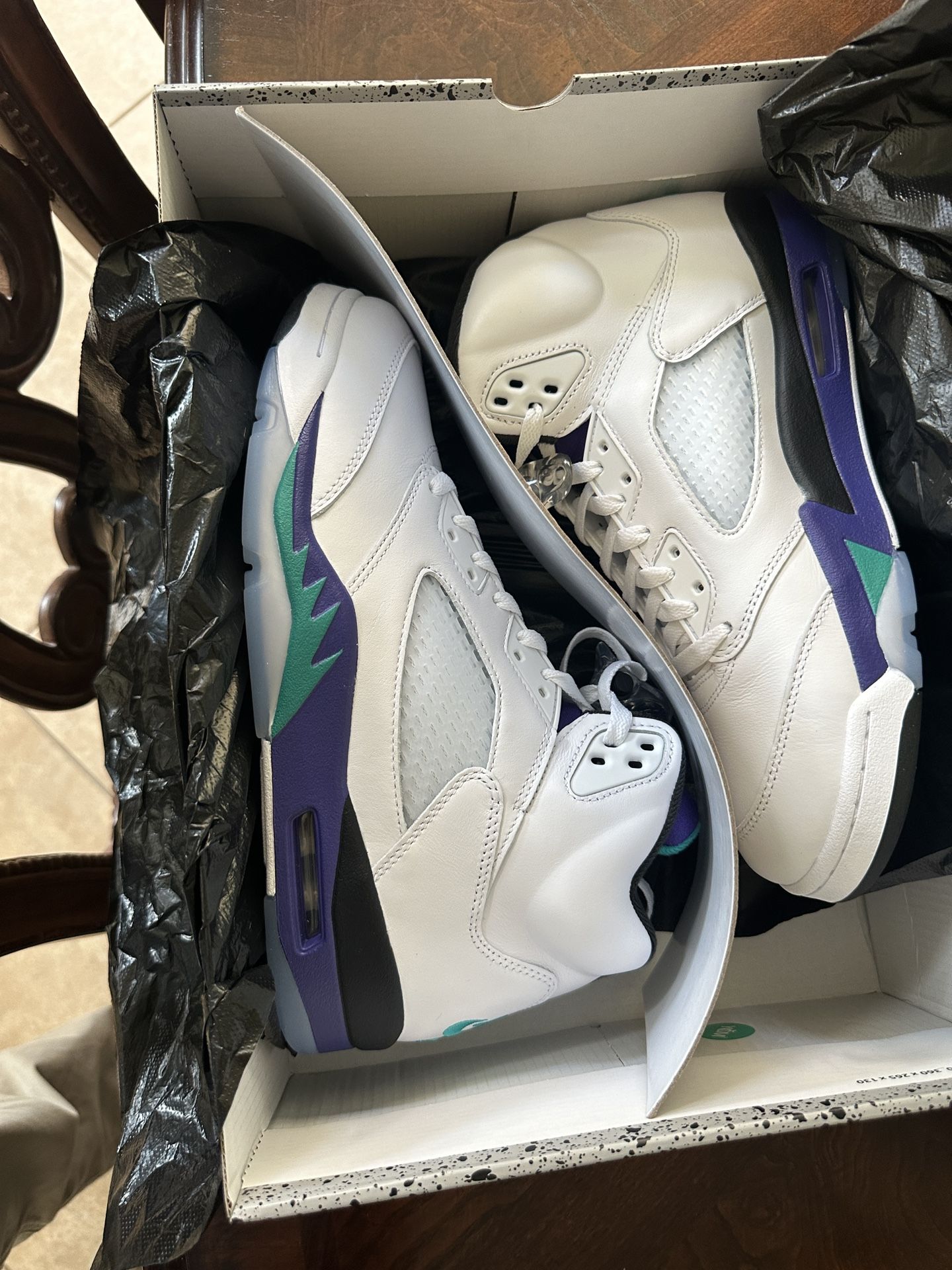 Jordan 5 Grapes Size 10.5 Brand New