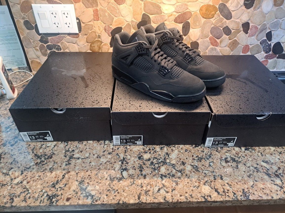 JORDAN RETRO 4 BLACKCATS 