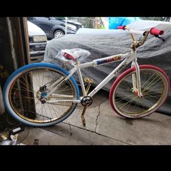 29” Throne Foos Gone Wild