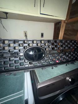 Toyota tundra front grill new