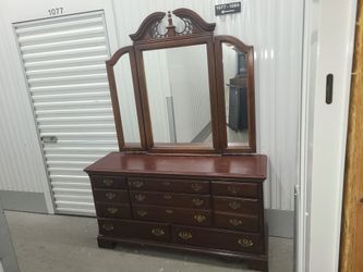 8 Drawer Dresser with Mirror