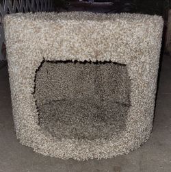 Carpeted Round Cat Condo Cubby Hideaway, 10.5" H 13" W Like New