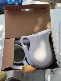 White Ceramic creamer set
