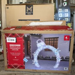 Member's Mark 48" Pre-Lit Iridescent Ornament Arch Décor