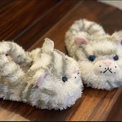 Kitty Slippers for Toddlers Size 7/8 🐱 • warm 🥰 •