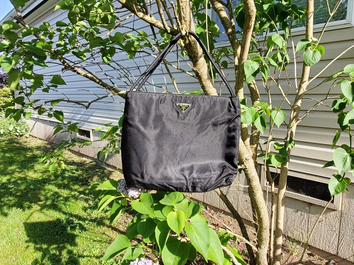 prada Tote