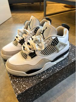 Jordan retro 4s