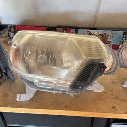 Tacoma Headlights STOCK 2nd Gen 2005-2015 