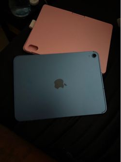 Blue A16 iPad 128gb w/ keyboard