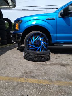 Custom color wheels with tires