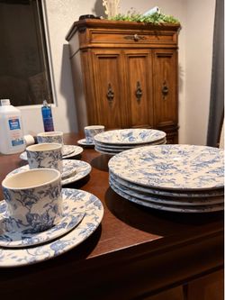 Staffordshire Engravings “Bird of Paradise” Dinnerware Set – 18 Pieces – Blue & White Floral Pattern