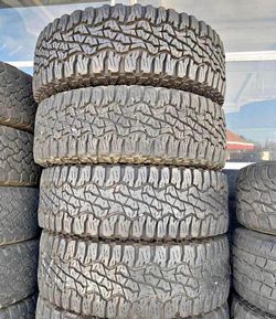 275/70/18 Goodyear Selling a set of 4 tires in excellent condition 🫡