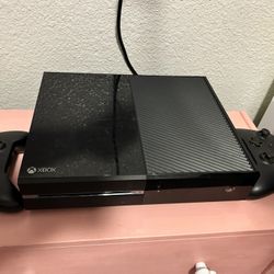 Xbox One Console Bundle with 2 Controllers