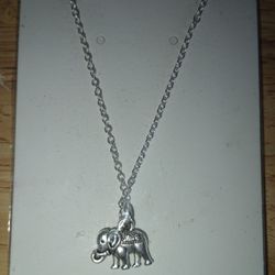925sp Necklace With Elephant Pendent 