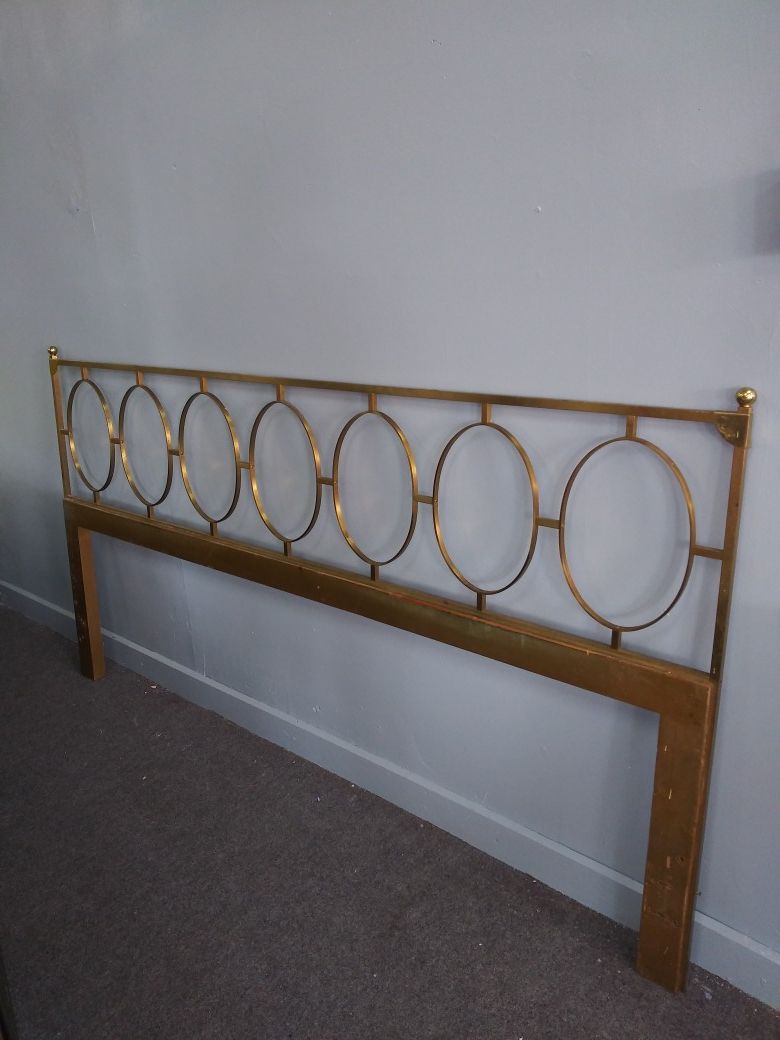 MCM KING BRASS HEADBOARD for Sale in Saint Petersburg, FL OfferUp