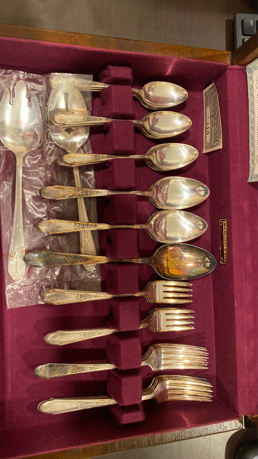 silver plate wm rogers and son silverware set