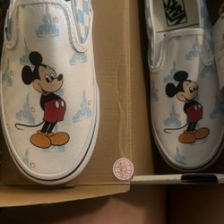 vans disney 50th anniversary shoes Size 5