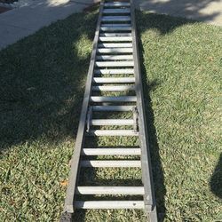 28 Ft Industrial Ladder