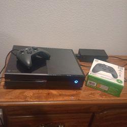 Xbox One With Controller 