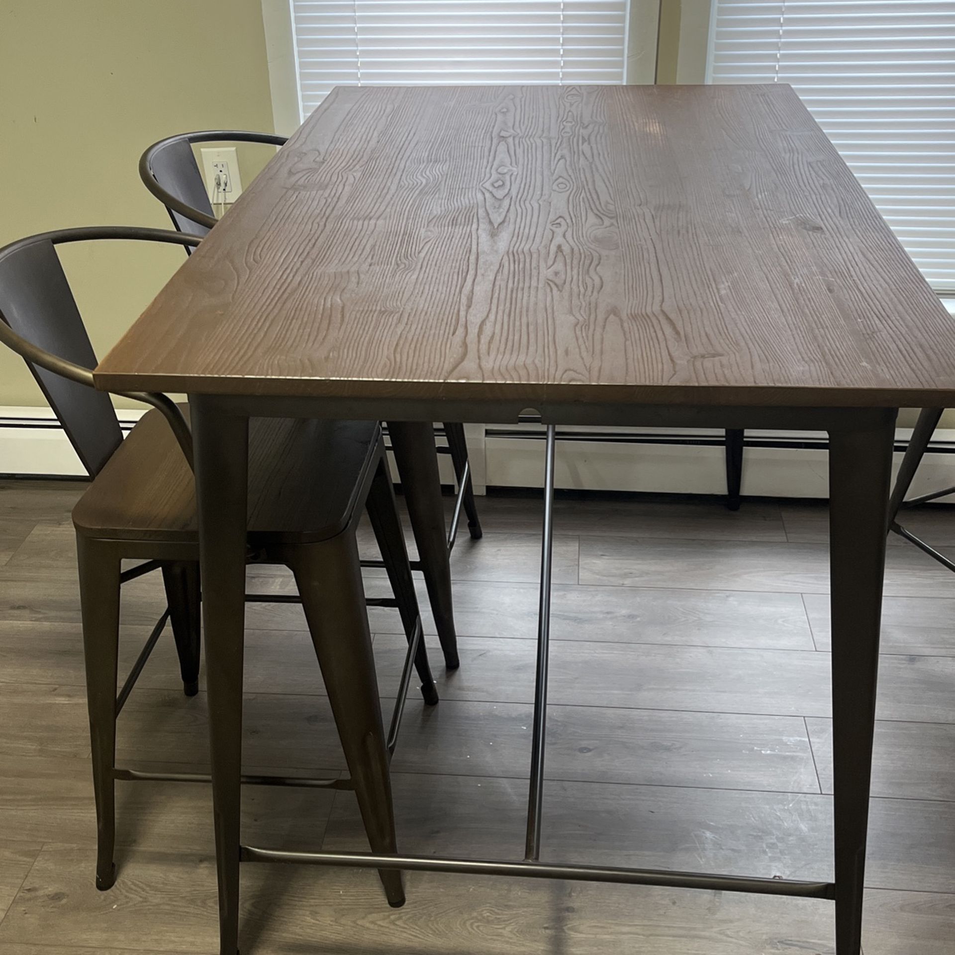 Dinning Table