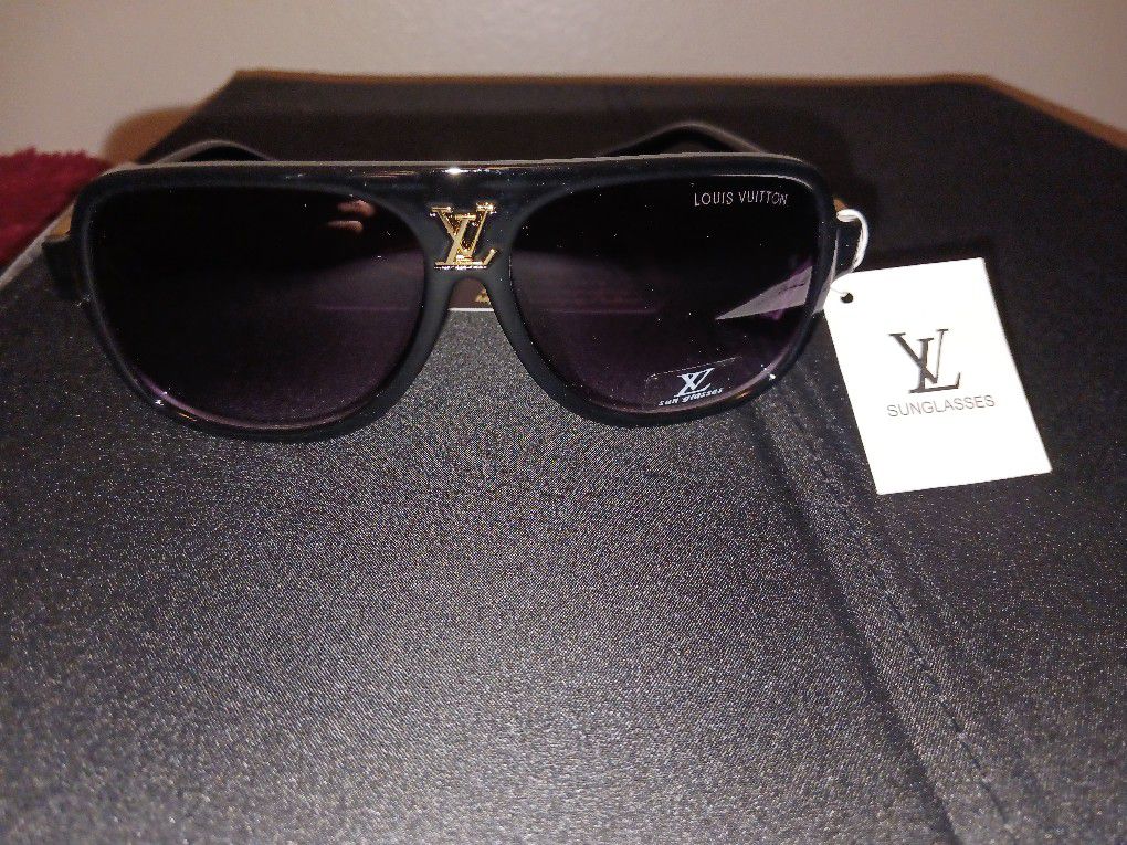 Louis Vuitton Sunglasses for Sale in Orlando, FL - OfferUp