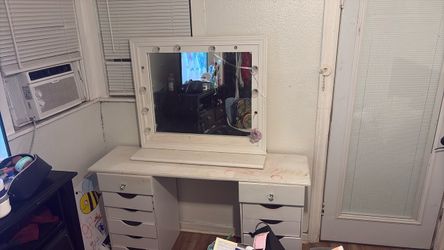 vanity throw a price