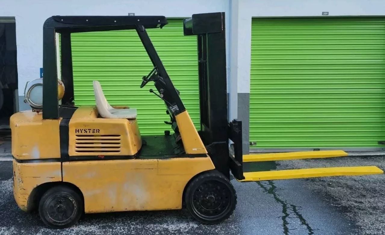 10,000 Pounds Hyster Forklift