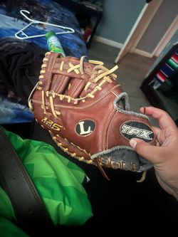 Baseball gloves
