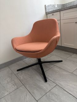 Mid-Century Modern Peach Swivel Accent Chair MAKE ME AB OFFER