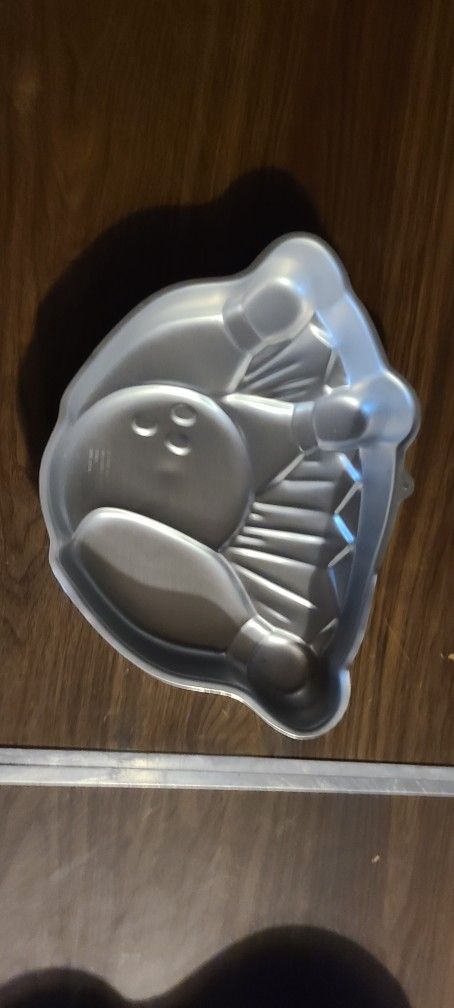 Vintage Bowling Pin And Ball Cake Baking Pan