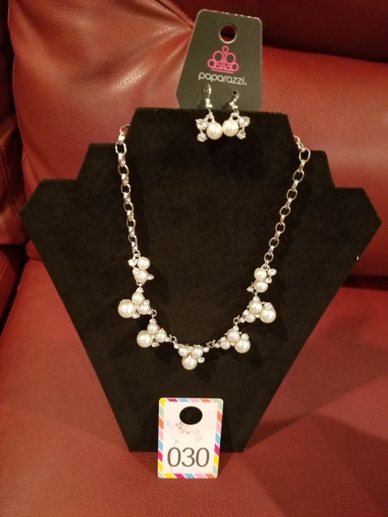 Diamond and Pearl necklace with complimentary matching earrings.