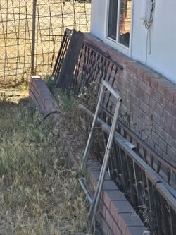 Short wrought iron fencing