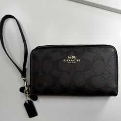 Vintage COACH Hard Shell Wristlet Clutch/wallet 