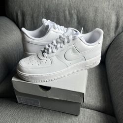 White Nike Air Force 1 '07 Size 10.5