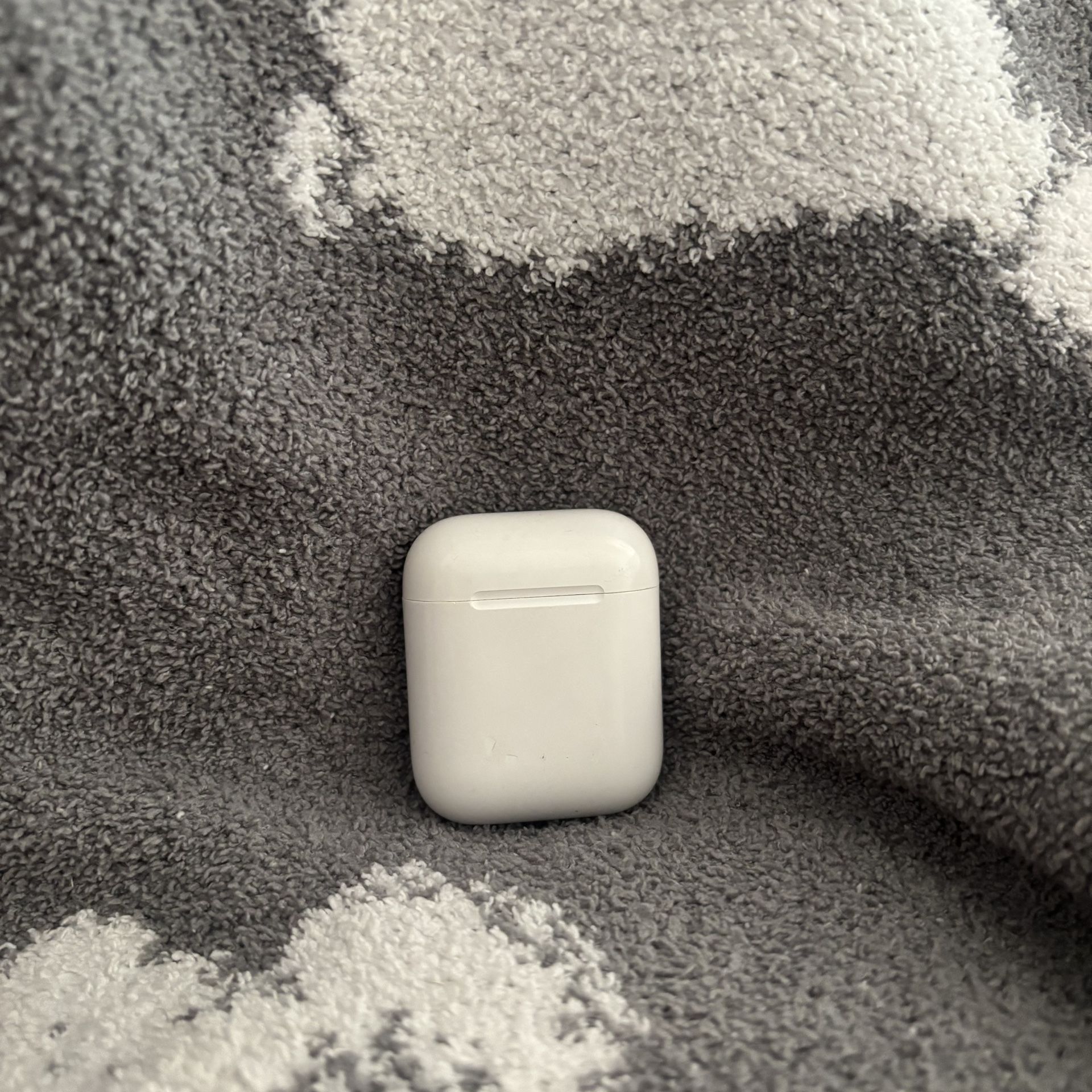 Apple AirPods 1st Generation In-Ear Headsets With Charging Case