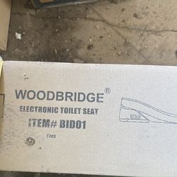 Woodbridge toilet bidet