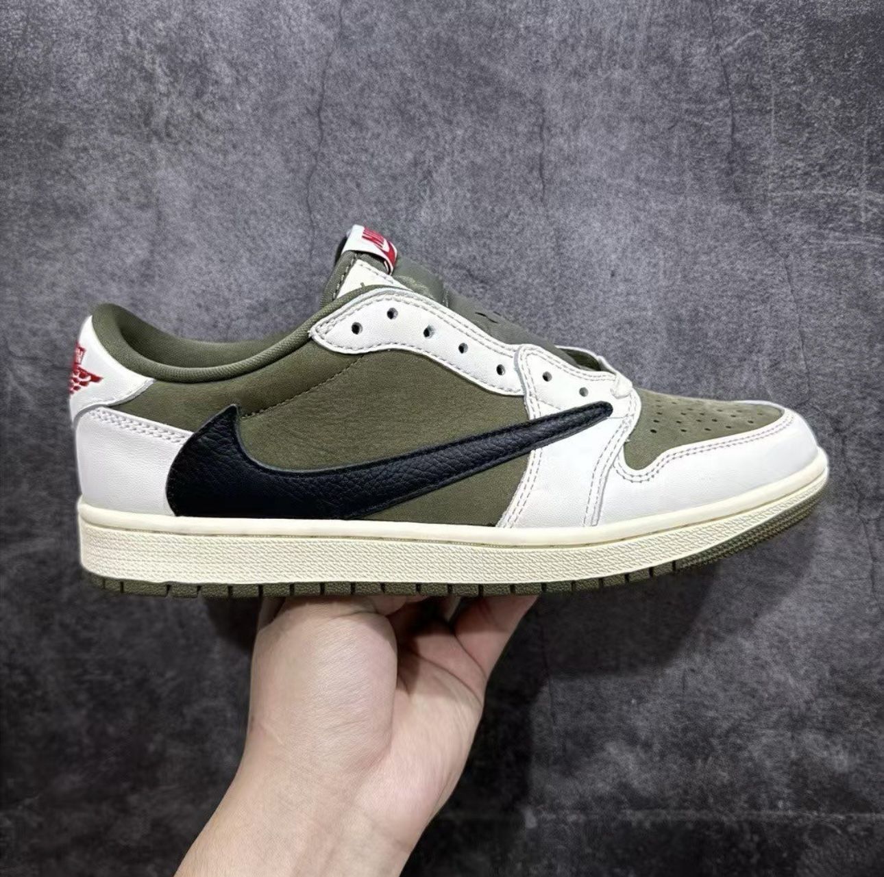 Jordan 1 Retro Low Travis Scott “Medium Olive”