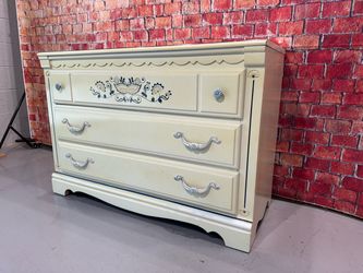 Lea Dresser - Free Delivery