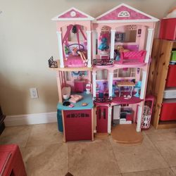 Barbie Dream House -Light Use