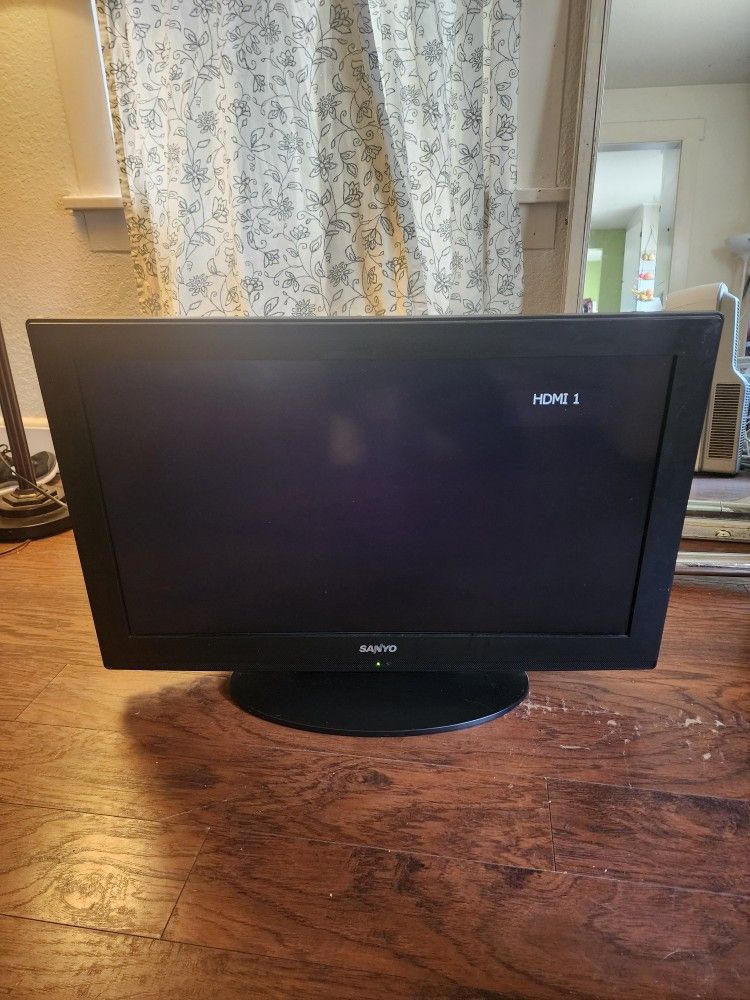 32" Sanyo TV