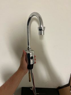 NEW Chicago Faucets HyTronic Touchless Commercial Faucet – Never Used