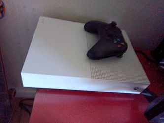 Xbox One with one controller